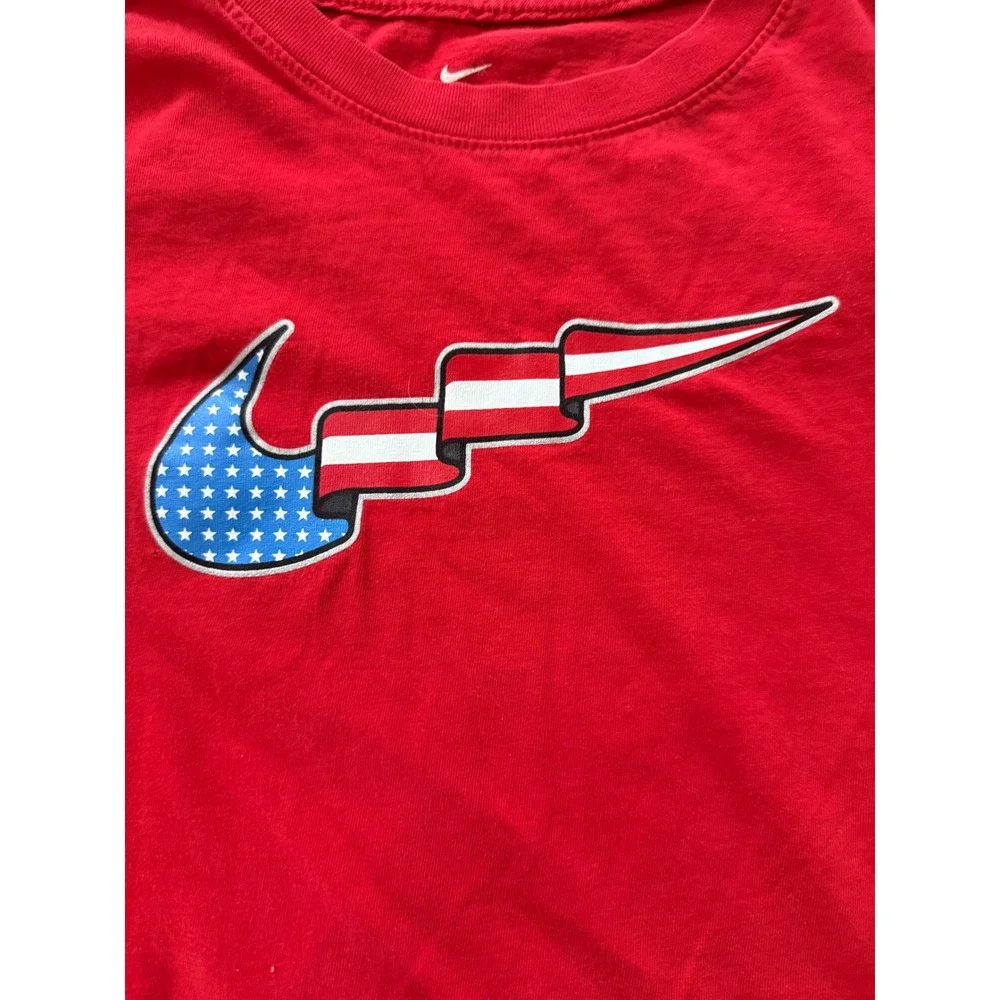 Nike Kids Red USA Flag Swoosh Graphic T-Shirt XL Vintage Style